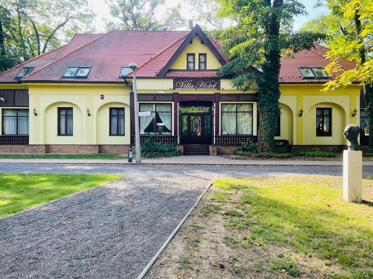 Villa Hotel Debrecen Exterior photo